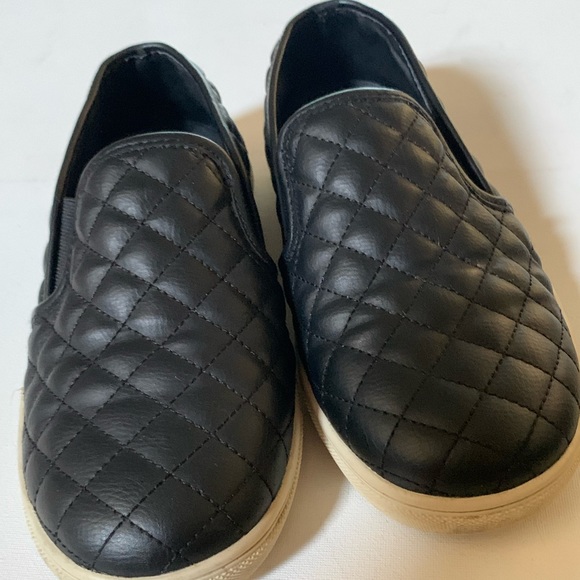 Steve Madden Shoes Steve Madden Ecentcaw Black Quilted Slip On